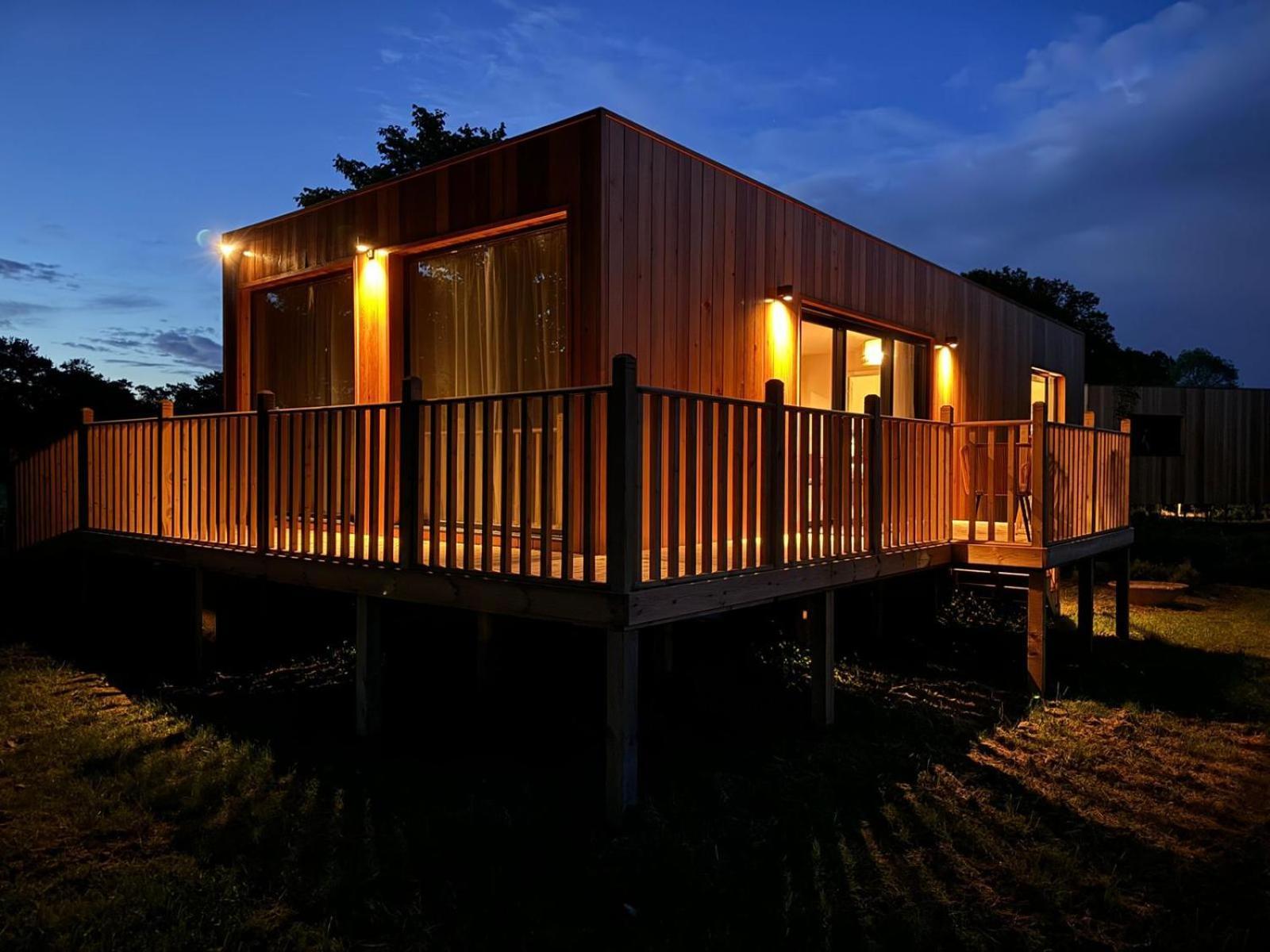 Unbox At Poplar Tree Villa Durham Exterior photo